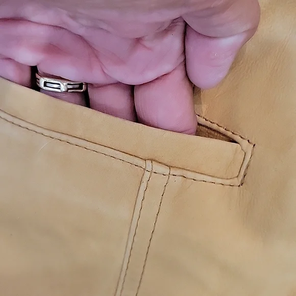 Vintage 80s 90s high waist tapered  camel leather  pants. Size 6 - Picture 12 of 13